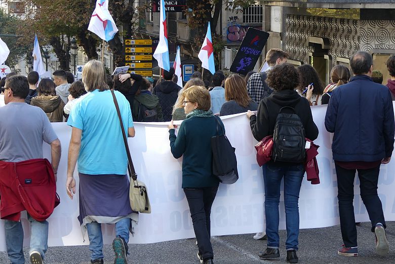 17-11-16 ManiFolgaEstudantilVigo15.JPG